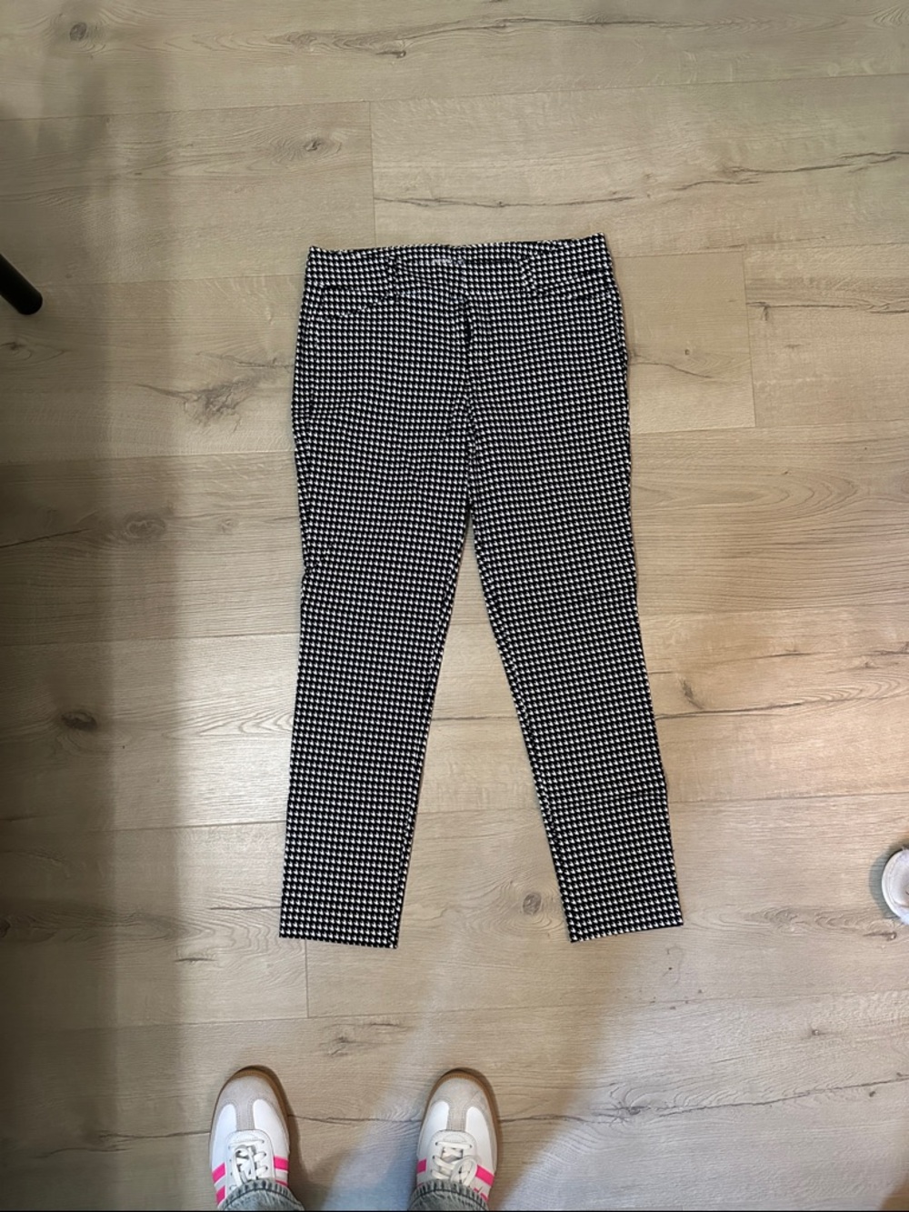 Old Navy Black and White Houndstooth Capris